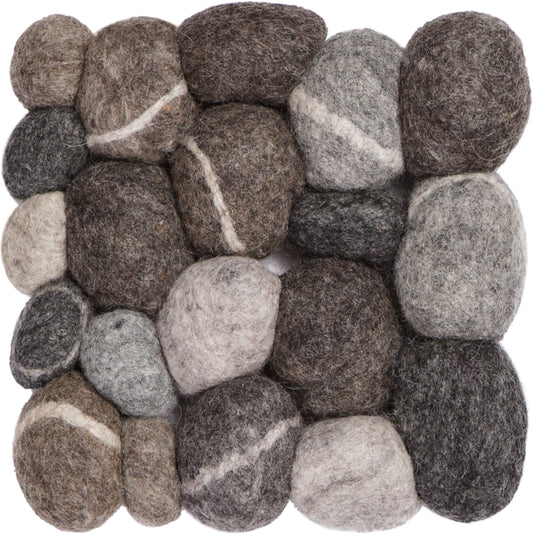 Hardy pattern square felt ball