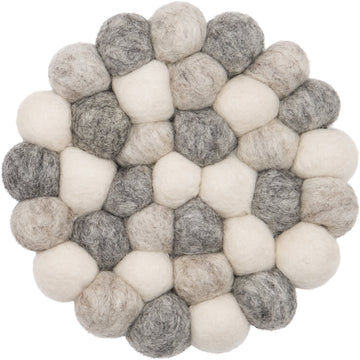 Hella pattern round felt ball